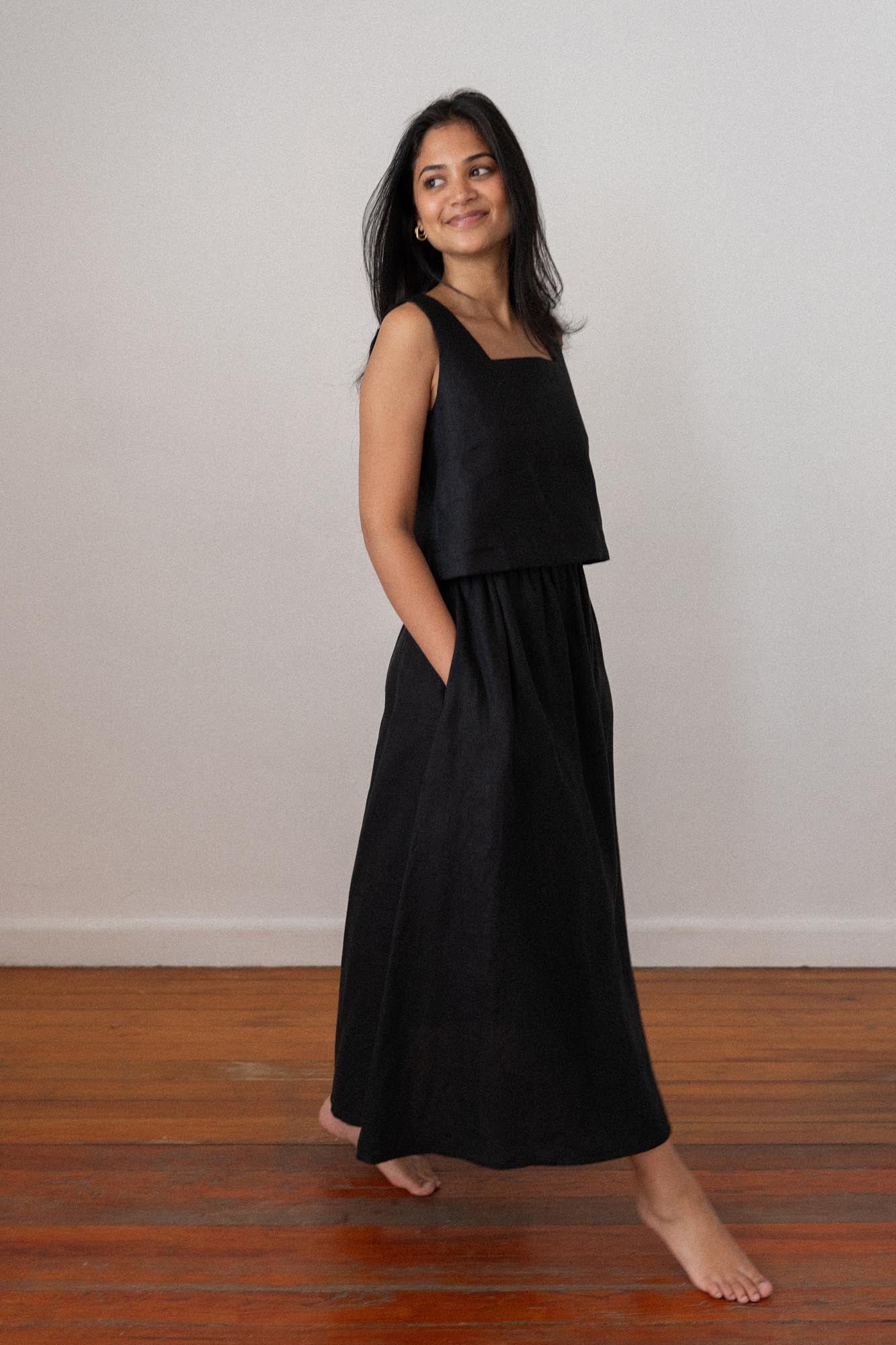 women's linen maxi skirt in black